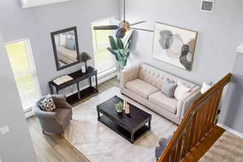 Living - 501 Post Oak Rd, Grapevine, TX 76051 photo 1 of 7