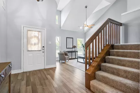 Entry Way - 501 Post Oak Rd, Grapevine, TX 76051 photo 3 of 5