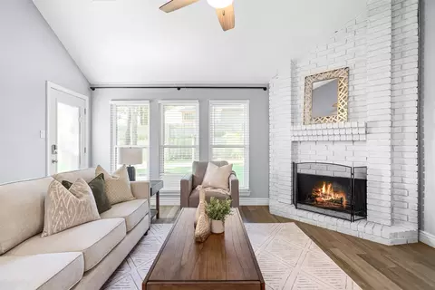Living - 501 Post Oak Rd, Grapevine, TX 76051 photo 6 of 7