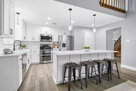 Kitchen - 501 Post Oak Rd, Grapevine, TX 76051 photo 2 of 7