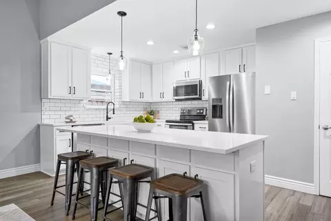 Kitchen - 501 Post Oak Rd, Grapevine, TX 76051 photo 1 of 7