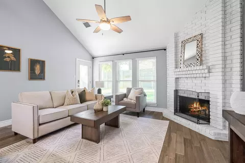 Living - 501 Post Oak Rd, Grapevine, TX 76051 photo 5 of 7