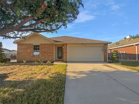 12636 Kingsgate Dr, Rhome, TX 76078