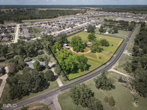 4938 Swan Lake Rd, Bossier City, LA 71111