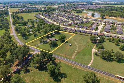 4938 Swan Lake Rd, Bossier City, LA 71111