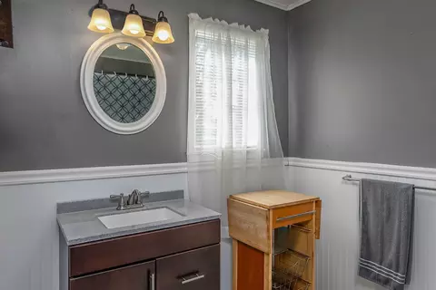 Bath - 511 King Orchard Rd, Sarepta, LA 71071 photo 2 of 3