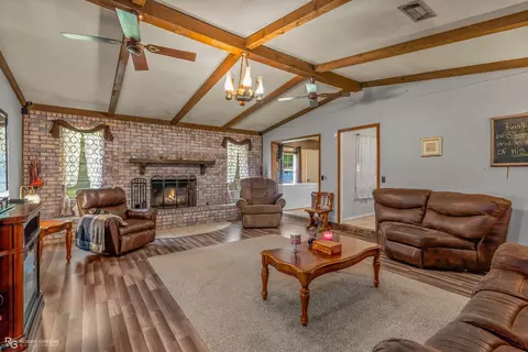 Living - 511 King Orchard Rd, Sarepta, LA 71071 photo 1 of 1