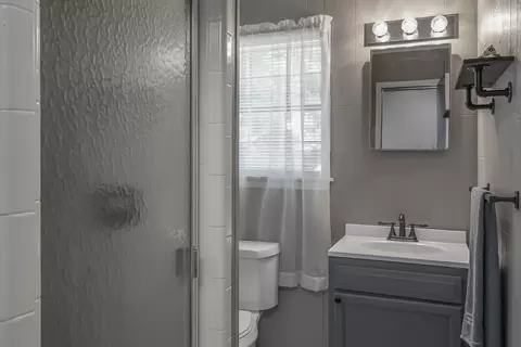Bath - 511 King Orchard Rd, Sarepta, LA 71071 photo 3 of 3