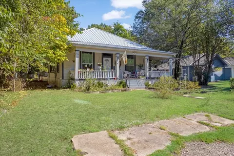 203 19th St SE, Paris, TX 75460