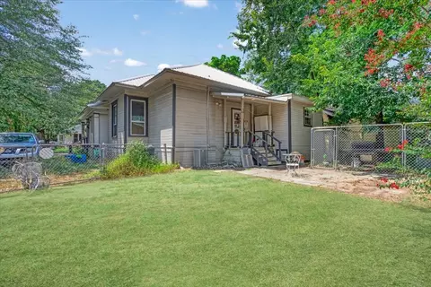 203 19th St SE, Paris, TX 75460