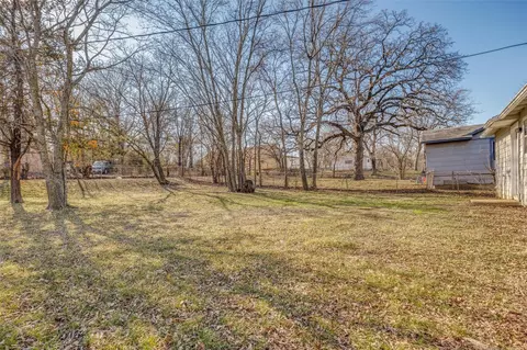 Exterior - 708 E Gandy St, Denison, TX 75021 photo 3 of 5