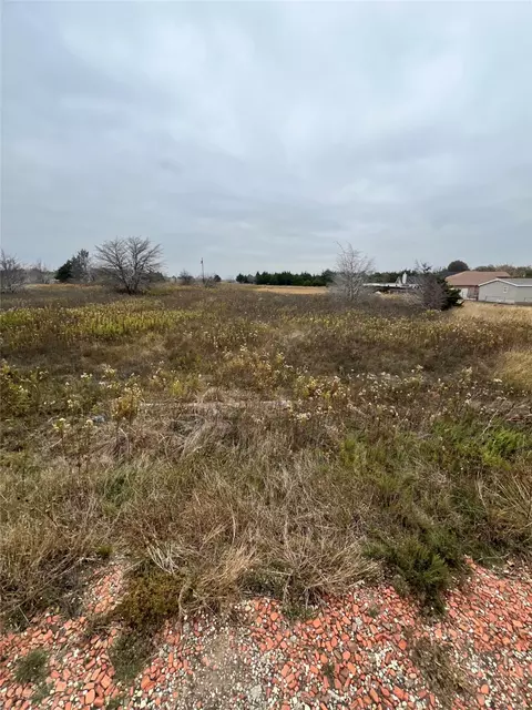 513 W Woodell Dr, Glenn Heights, TX 75154