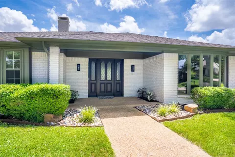 1812 Lake Hill Ln, Plano, TX 75023