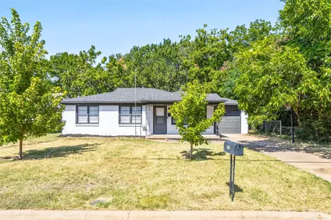 321 Harmon Rd, Hurst, TX 76053