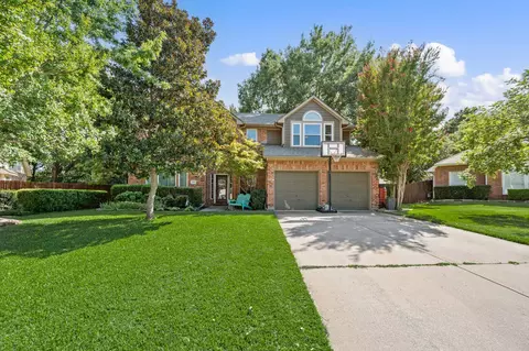 2803 Springbranch Ct, Grapevine, TX 76051