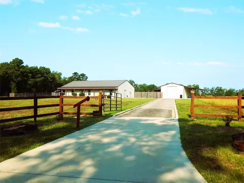 318 Palm Rd, Big Sandy, TX 75755