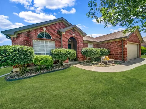 1706 Mcgarry Ln, Mansfield, TX 76063