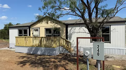 240 Overland Trl, Bridgeport, TX 76426