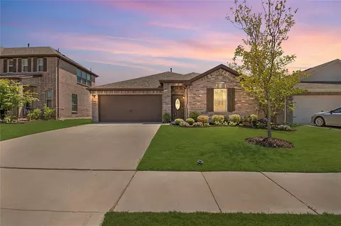 1004 West Dr, Aubrey, TX 76227