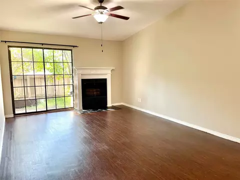 338 W Harwood Rd #D, Hurst, TX 76054