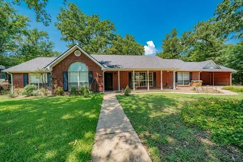 105 Parkside Dr, Trinidad, TX 75163