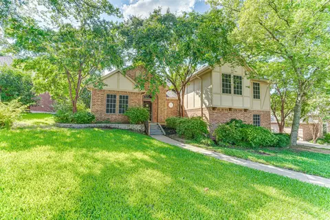 1109 Oak Creek Dr, Ennis, TX 75119
