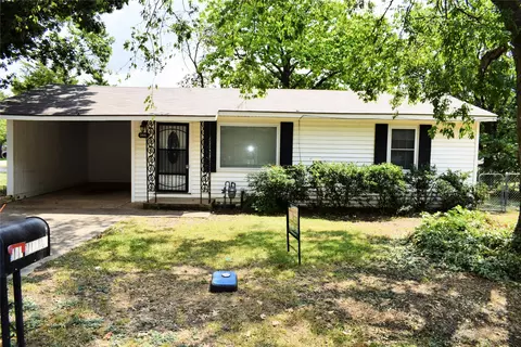 106 N Willow St, Leonard, TX 75452