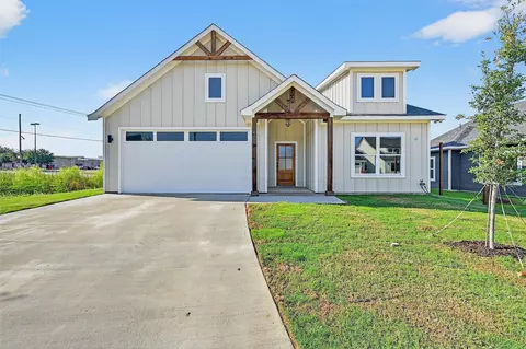 506 Southern Dr, Sherman, TX 75092