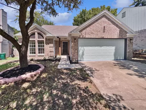 1102 Cain Ct, Cedar Hill, TX 75104