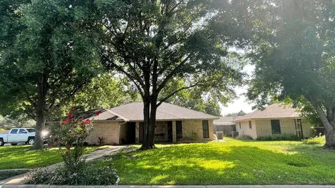 200 Maple Ln, Stephenville, TX 76401