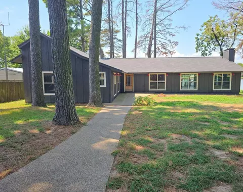 190 Thunderbird Dr, Mabank, TX 75156