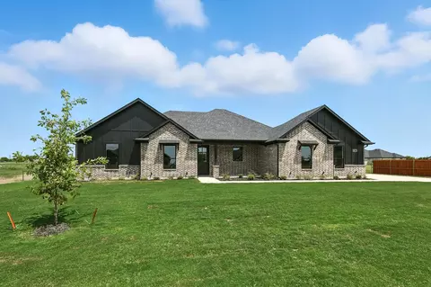 8774 Kassandra Dr, Sanger, TX 76266