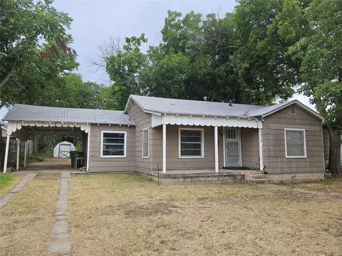 9216 Farmer Rd, White Settlement, TX 76108