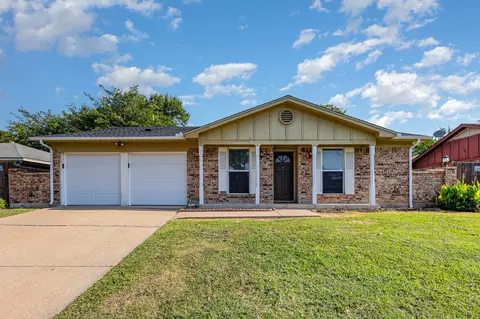 2005 Green Apple Ln, Arlington, TX 76014