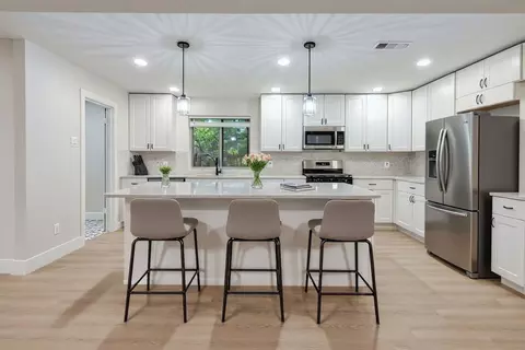 2525 Rosebud Ct, Carrollton, TX 75006