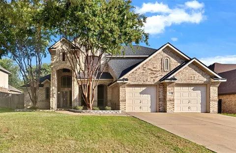 1805 Kris St, Mansfield, TX 76063