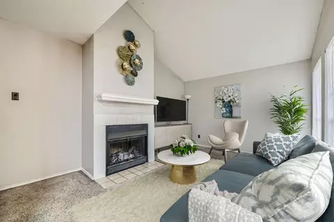 1424 Meadowood Village Dr, Fort Worth, TX 76120