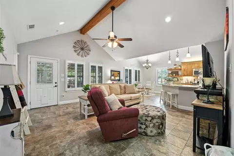 504 E 5th St, Springtown, TX 76082 photo 9