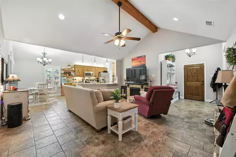 504 E 5th St, Springtown, TX 76082 photo 8