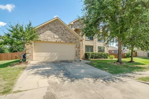 9 Tallwood Ln, Edgecliff Village, TX 76134