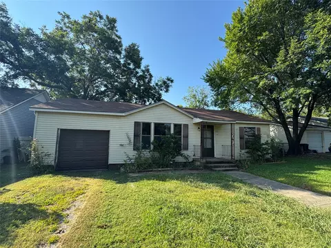 110 W Ash St, Elm Mott, TX 76640