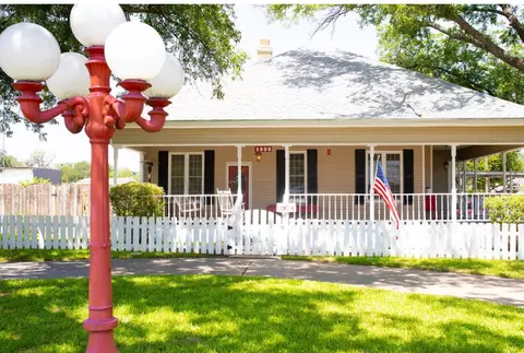 1000 S Blackburn St, Brady, TX 76825