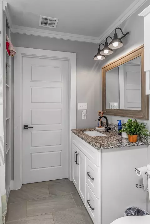 Bath - 185 Chrislo Dr, Minden, LA 71055 photo 5 of 6