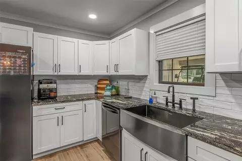 Kitchen - 185 Chrislo Dr, Minden, LA 71055 photo 4 of 6