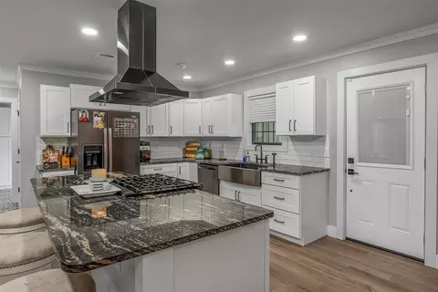Kitchen - 185 Chrislo Dr, Minden, LA 71055 photo 2 of 6