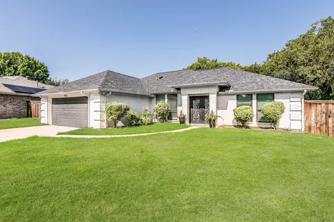 925 Wildwood Cir, Grapevine, TX 76051