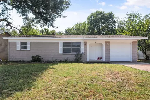 414 E Lilly Ln, Arlington, TX 76010