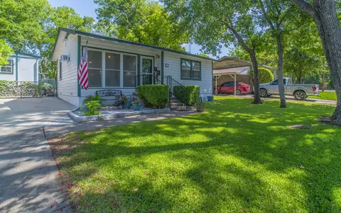 307 Blossom Dr, Duncanville, TX 75137