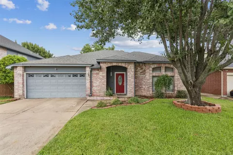 1611 Caplin Dr, Arlington, TX 76018