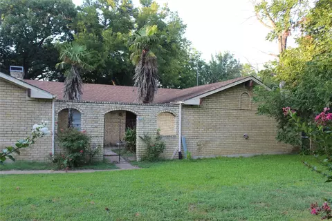 1913 Enchanted Ln, Lancaster, TX 75146